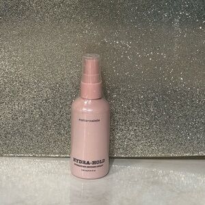 5 for $25 item 🌺 Sophia + Mabelle Hydra-Hold Setting Spray